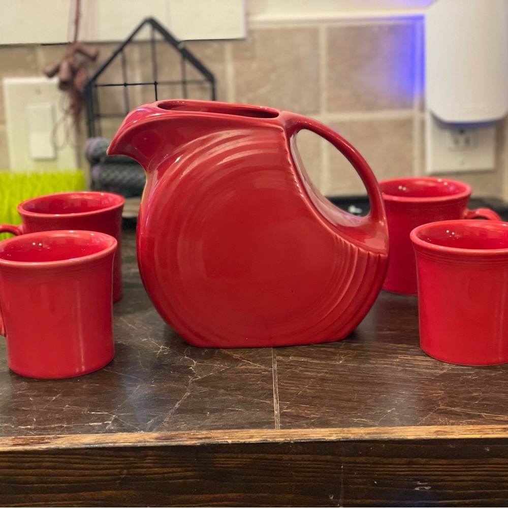 Fiesta Pitcher and 4 Mugs in Scarlet